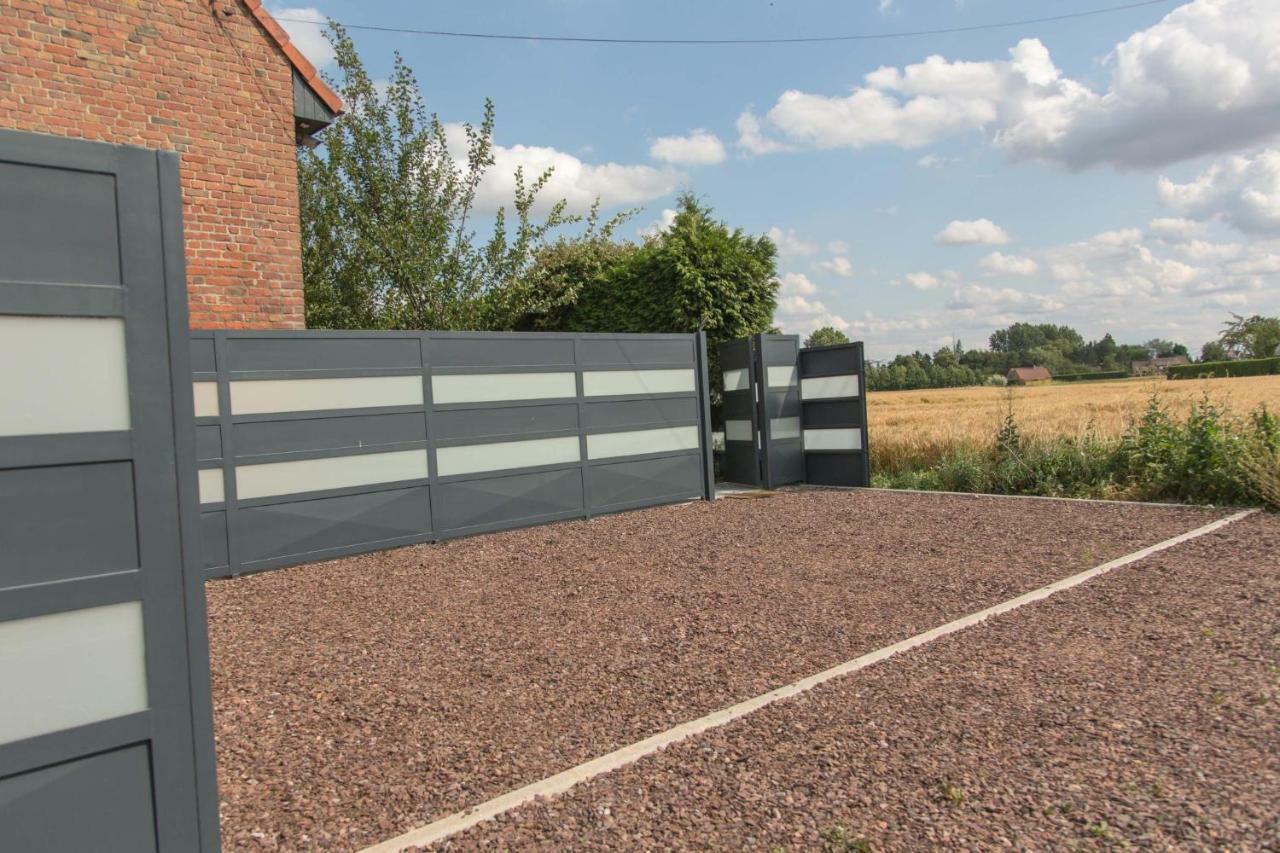 Gîtes de La Vesée La Chapelle d'Armentieres Exterior foto
